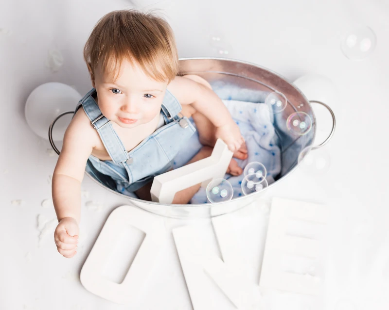 Baby bath session